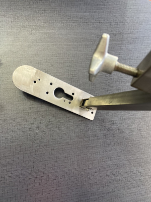 Струбцина для крепления датчика эхолота быстросъемная из нержавеющей стали