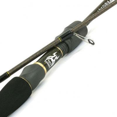 Спиннинг Favorite Varita VRT-702MH 2.10m 9-28gr